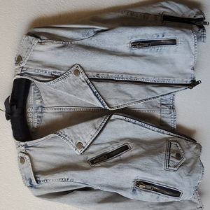 The GAP 1969 Moto Croped Jean Jacket like New